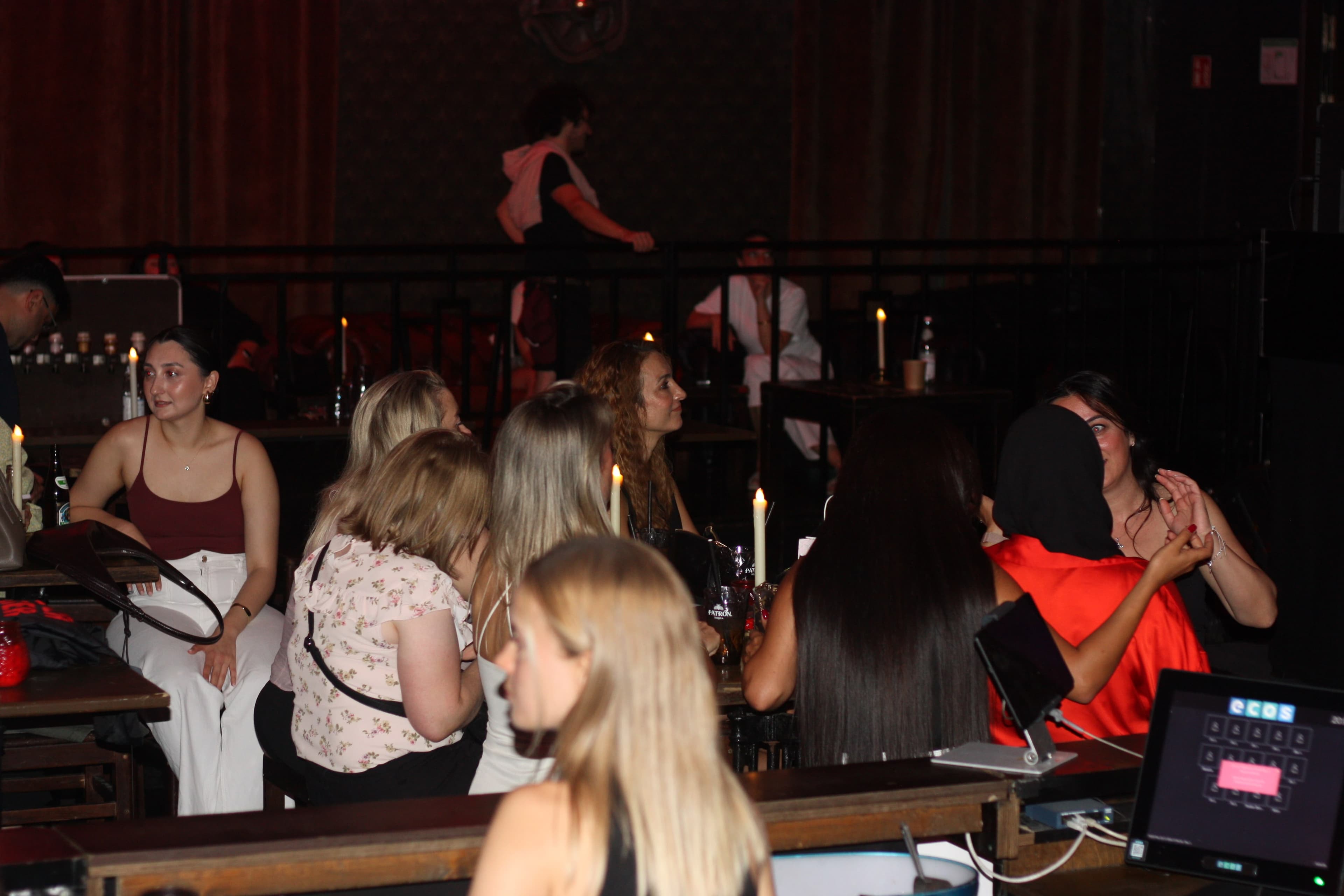 Foto von einer Gırgır Karaoke Night