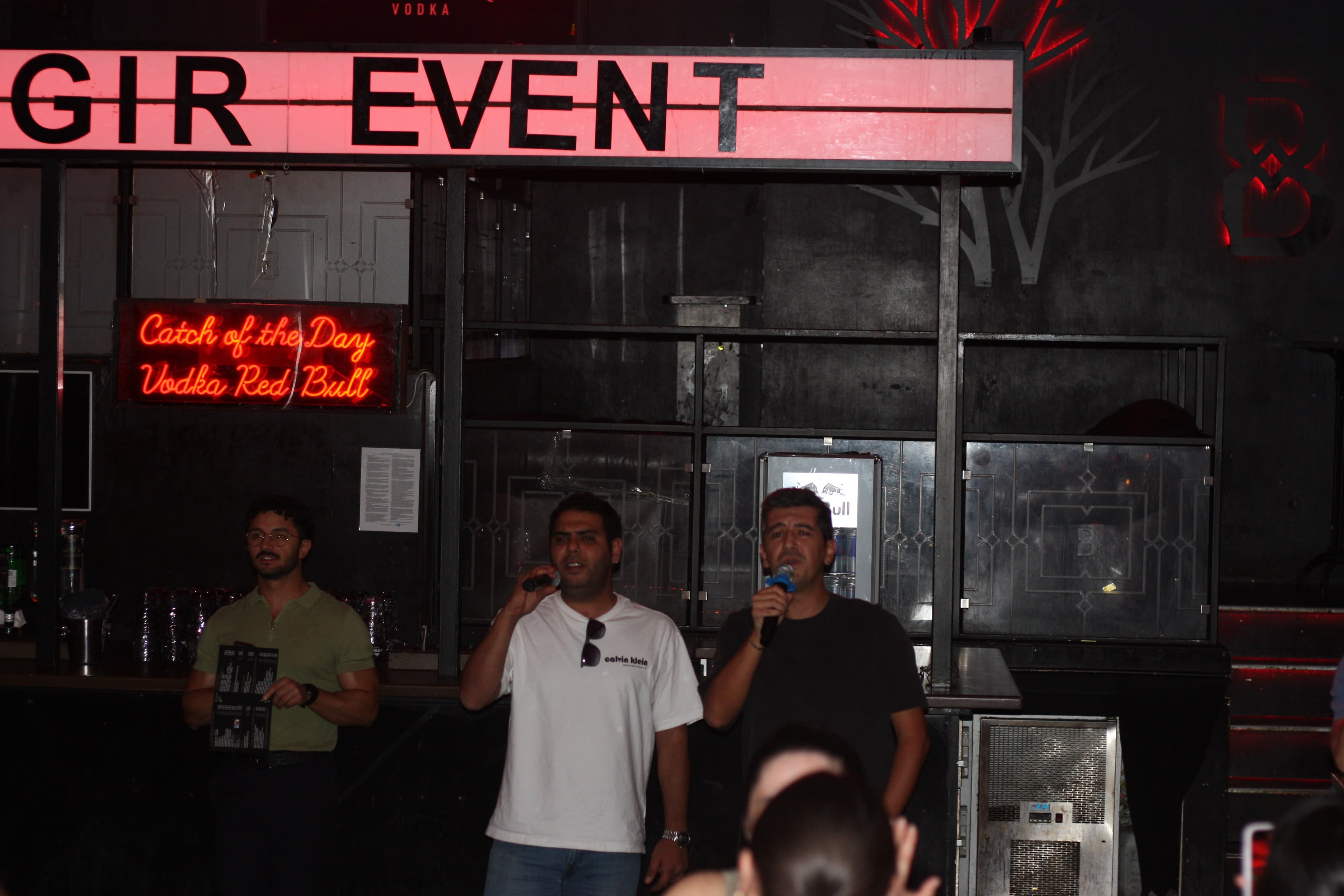 Foto von einer Gırgır Karaoke Night