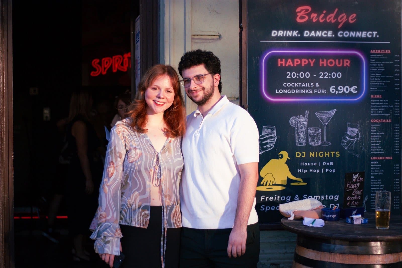 Gırgır Türkçe Karaoke gecesinden bir fotoğraf
