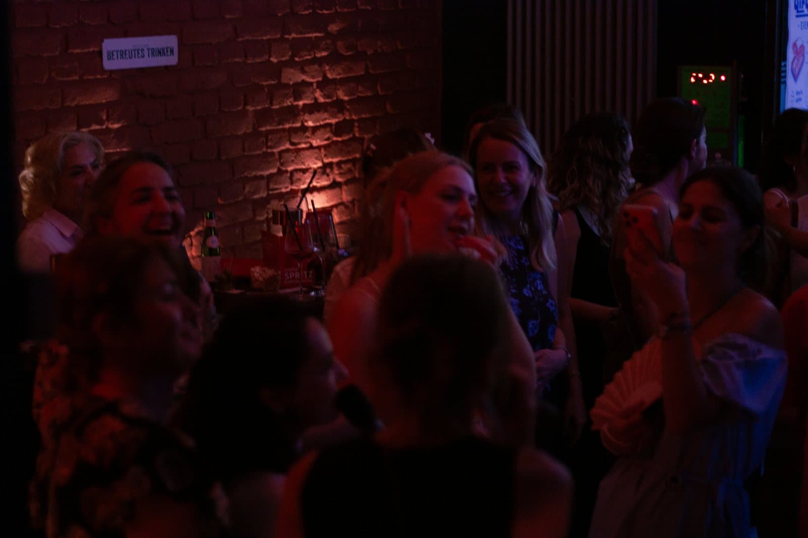 Gırgır Türkçe Karaoke gecesinden bir fotoğraf