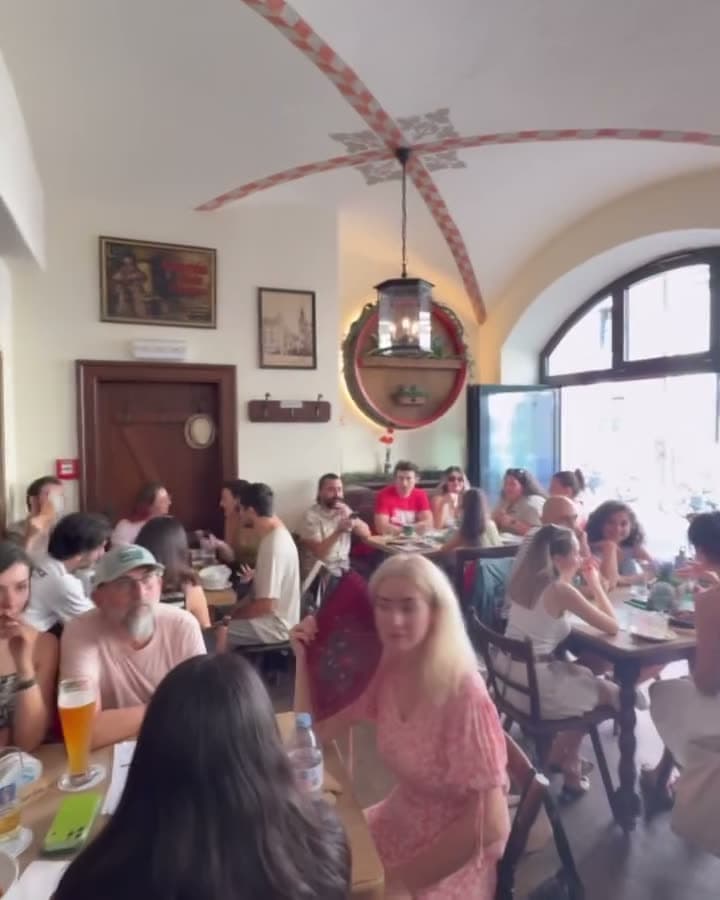 Video von einer Gırgır Quiz and Day Drinking Night